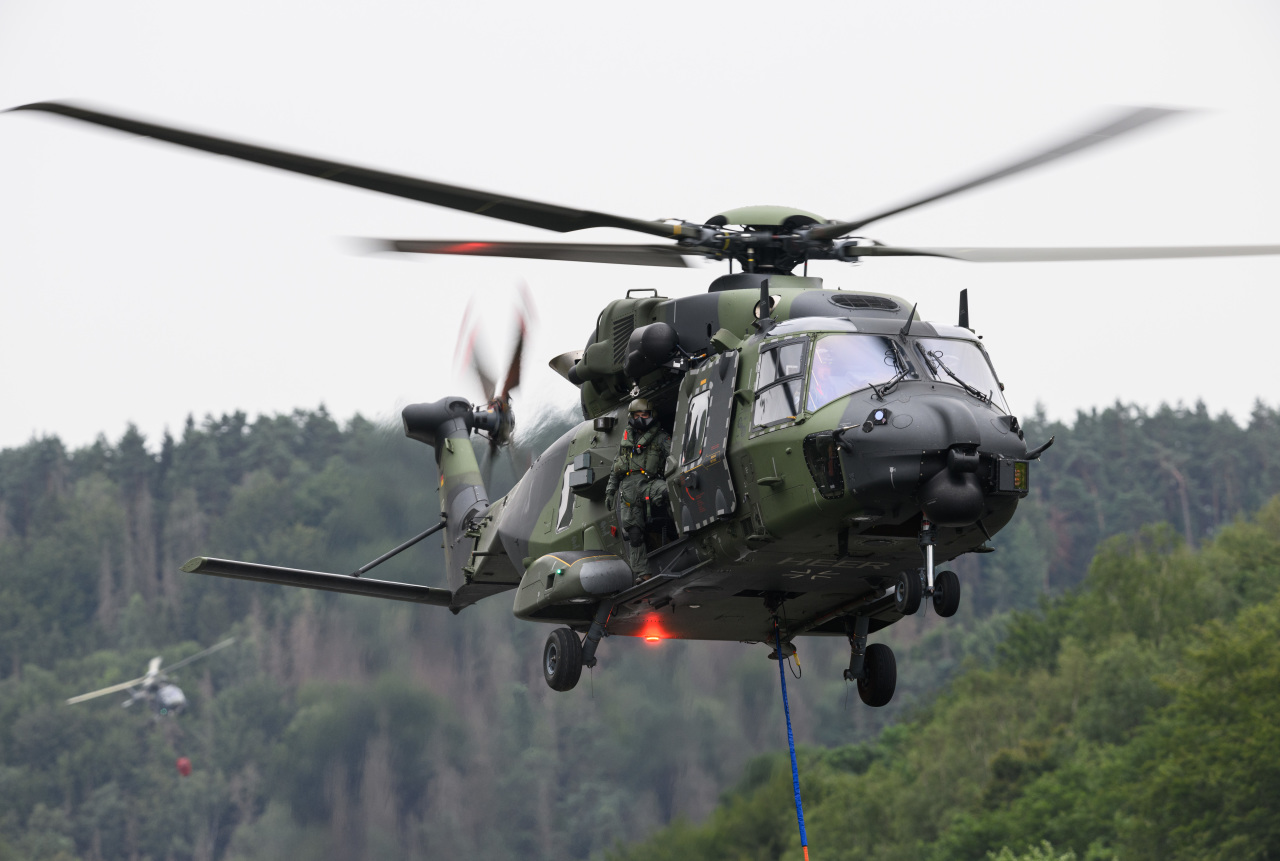 Чехия пообещала Украине боевые вертолёты 