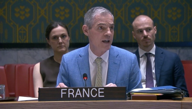 Британия и Франция открестились от передачи атомной бомбы Украине