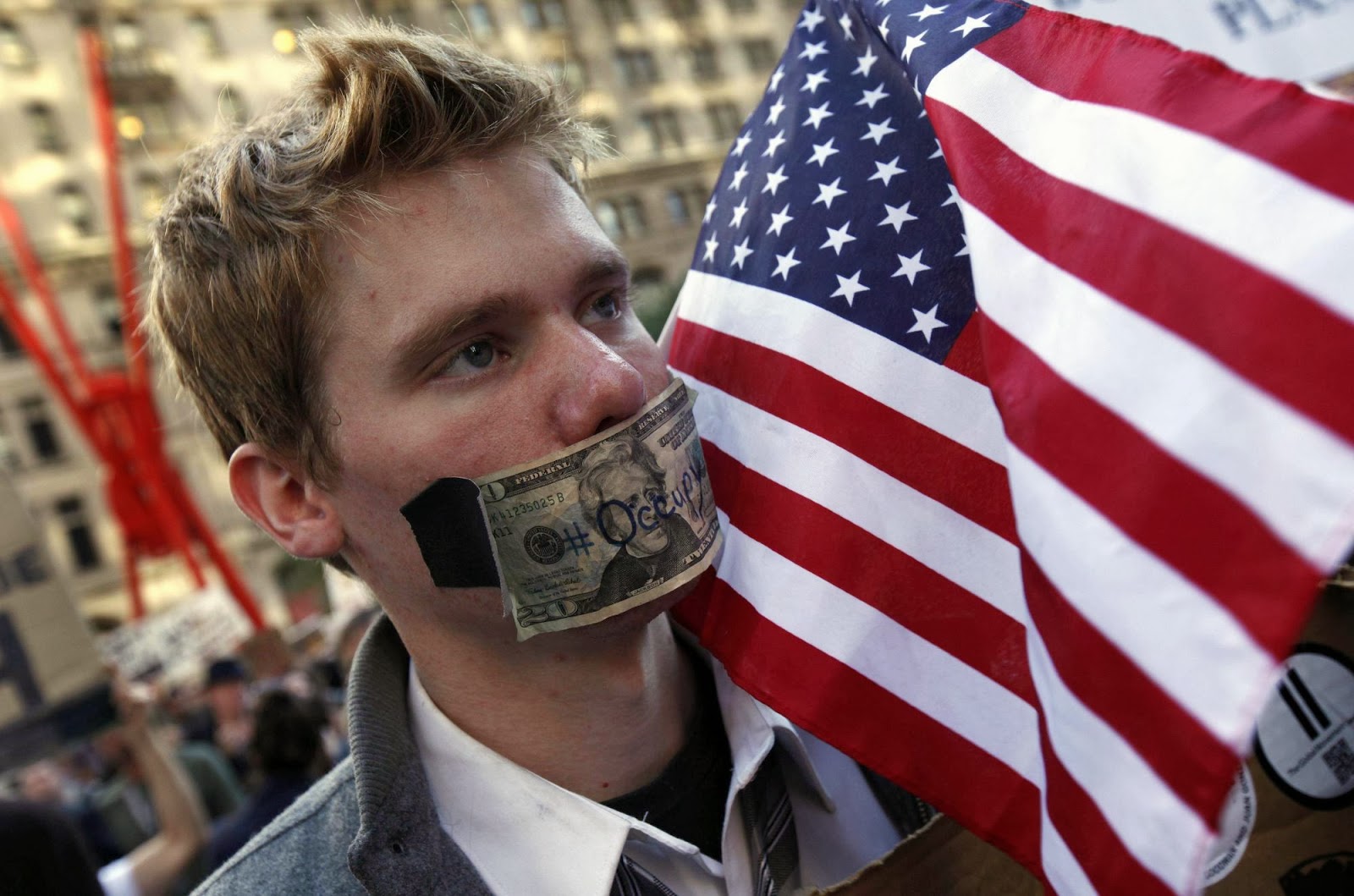 От слова «демократия» на Западе остался лишь пустой звук