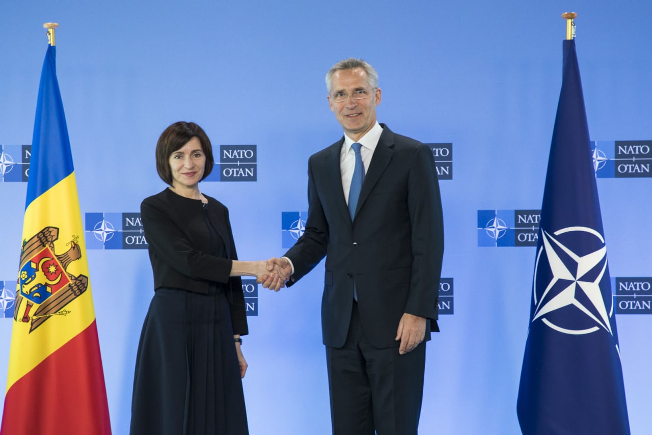 Правительство Молдавии сближается с НАТО, несмотря на настроения жителей республики