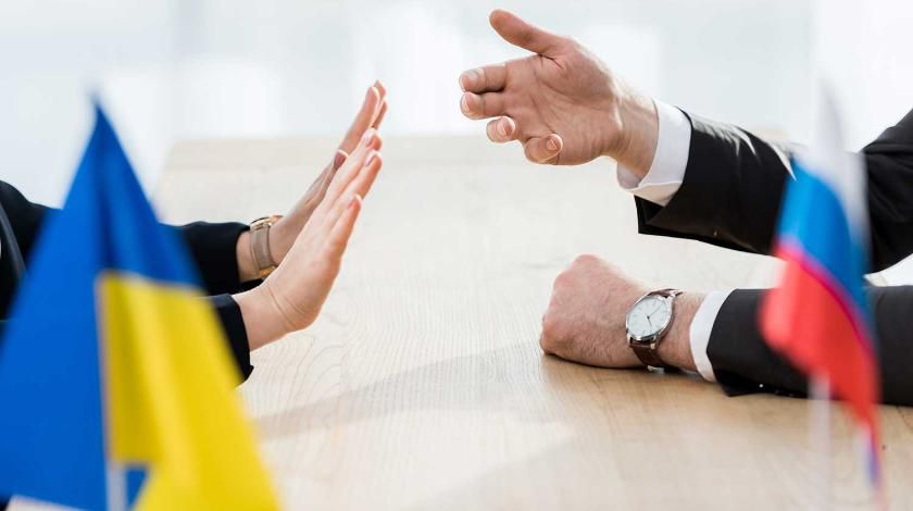 Поборники переговоров с Украиной втыкают нож в спину армии