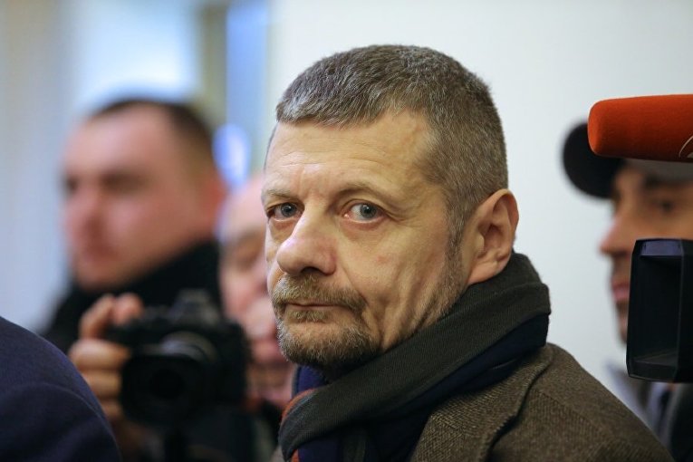 Суд заочно приговорил Мосийчука* к 8 годам за нападение на посольство в Киеве