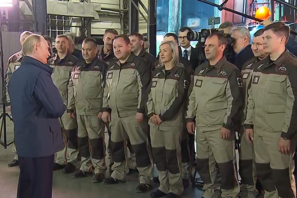 Путин в Перми обсудил развитие оборонной промышленности и новые программы вооружений