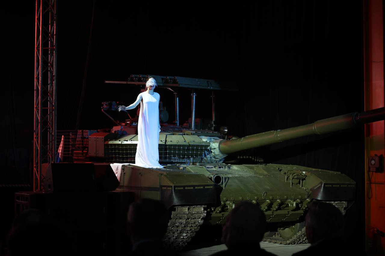 Патриотическая рок-опера стала частью поля боя