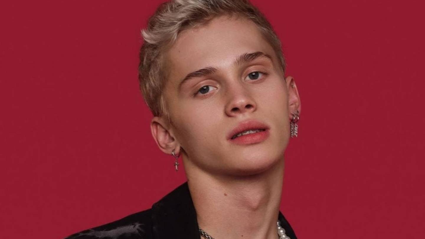 Блогер Милохин уехал в Дубай после призыва отправить его в армию 