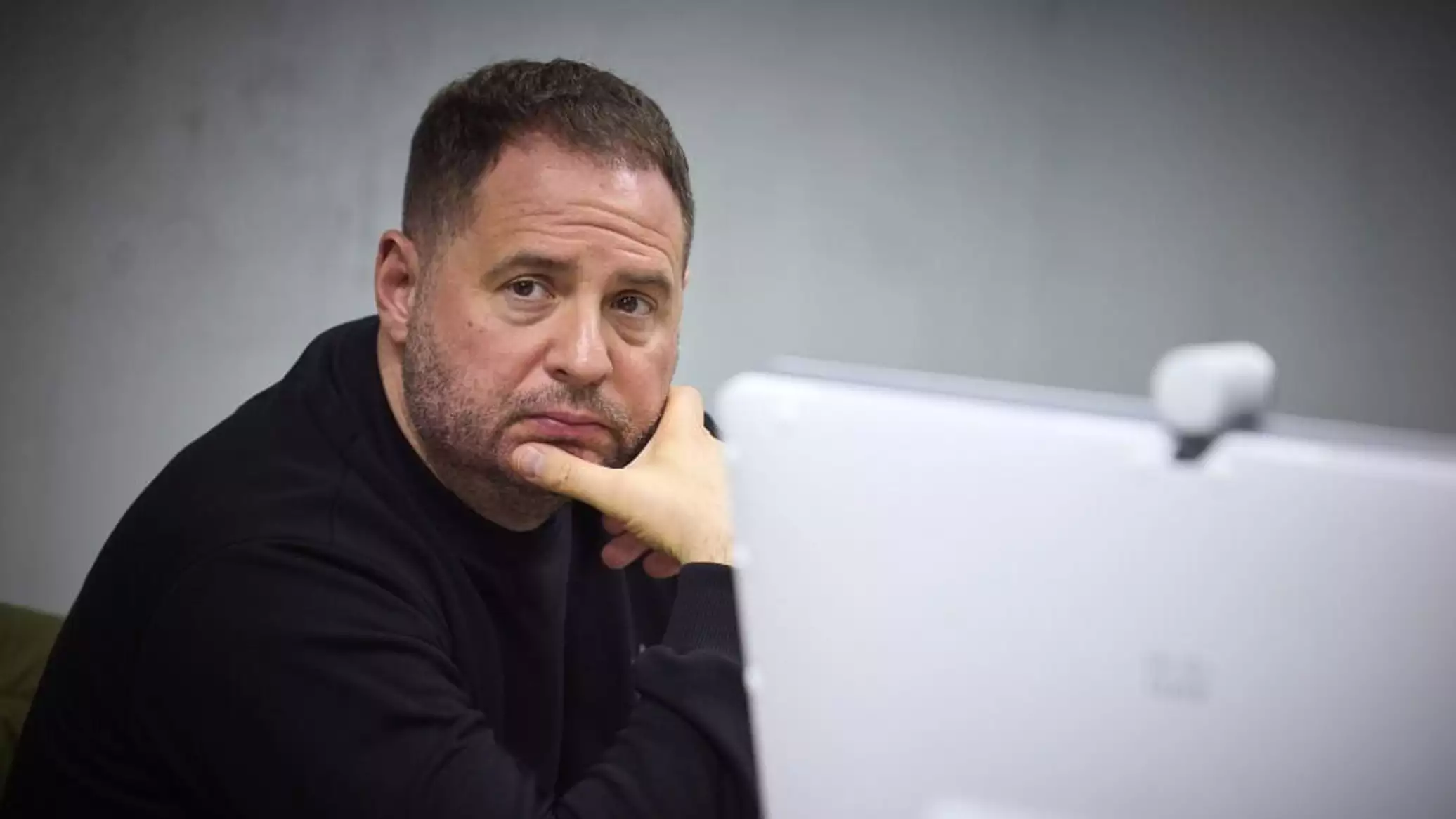 Подробности внутреннего конфликта в команде Зеленского