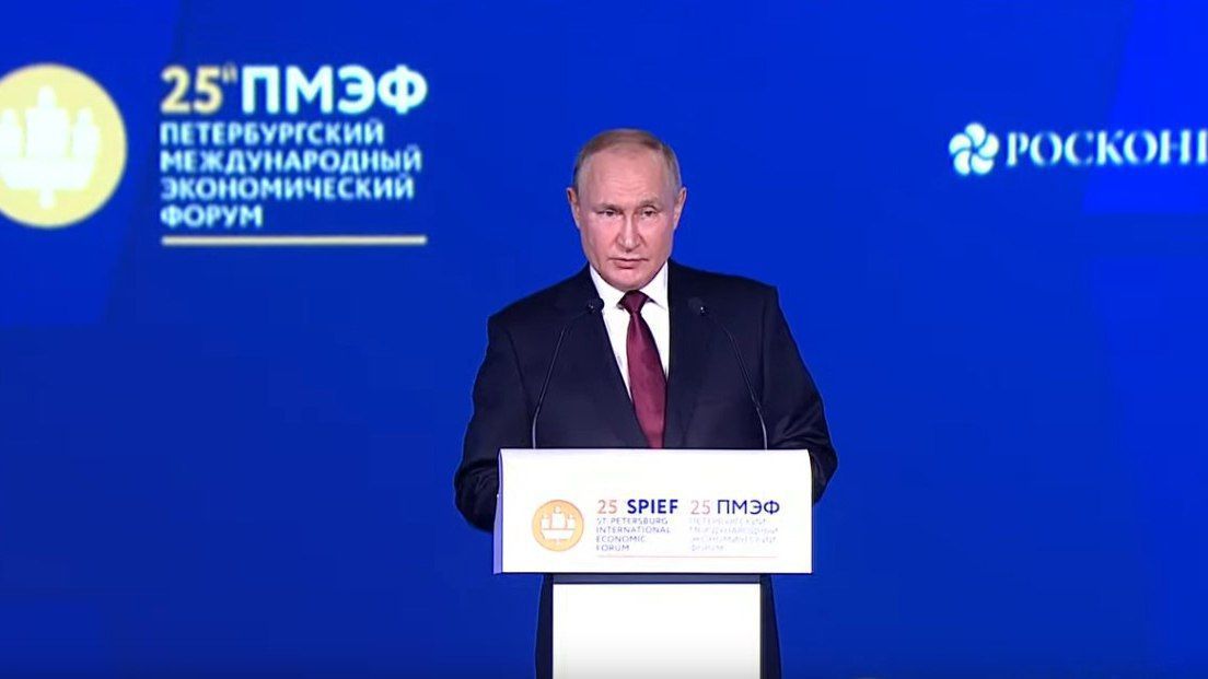 Путин: своё будущее нужно связывать с родиной, а не с «тихими гаванями»
