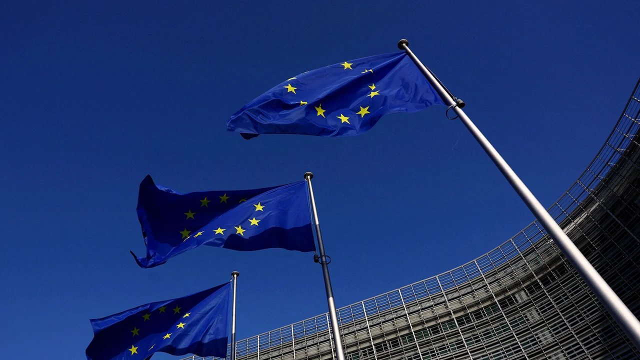 Макрон и Мерц выступили против переговоров Евросовета с Россией