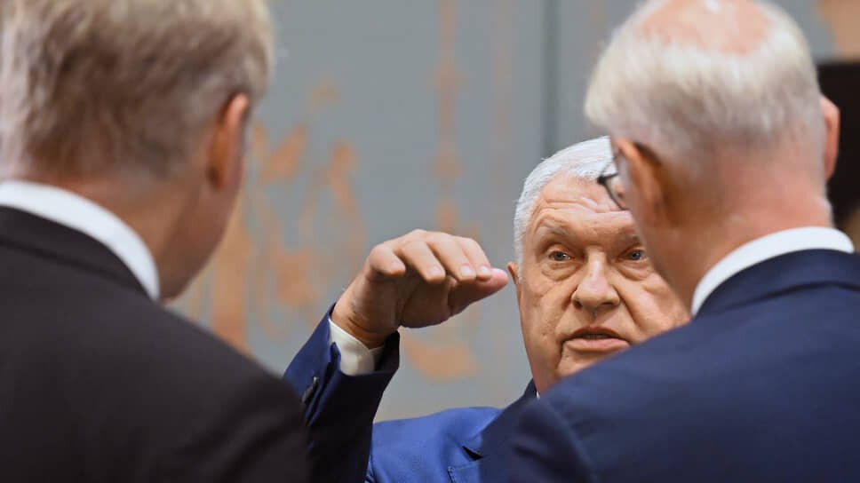 Сечин предложил Путину меры по стабилизации топливного рынка