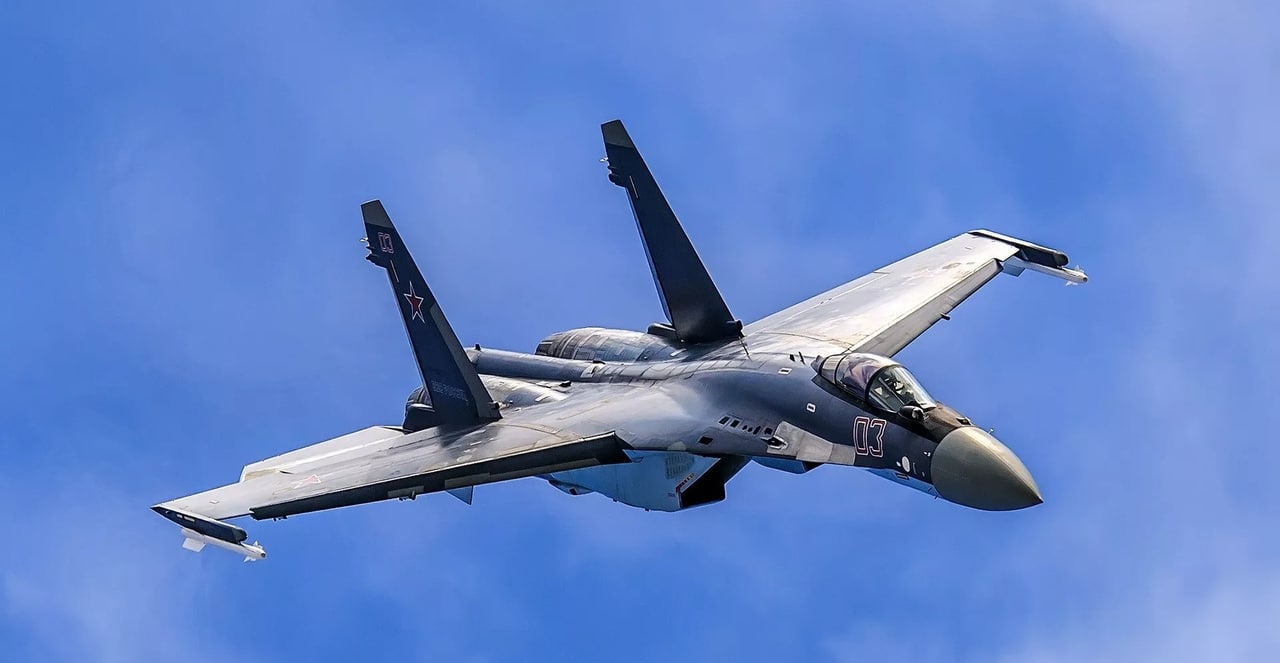 Уничтожил самолёт: Минобороны РФ показало работу Су-35 С 