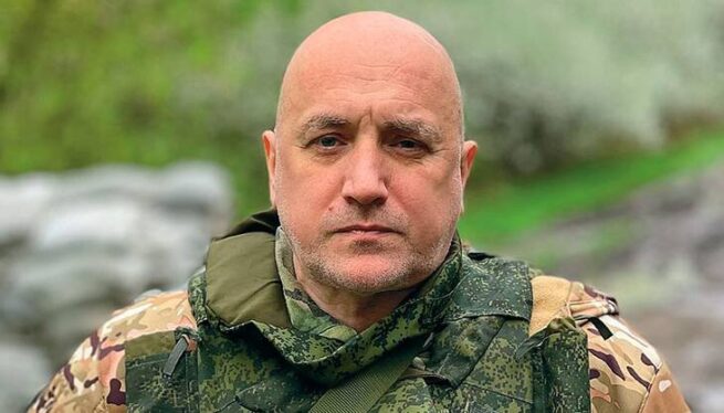 Захар Прилепин готовится вернуться на фронт по контракту с Минобороны