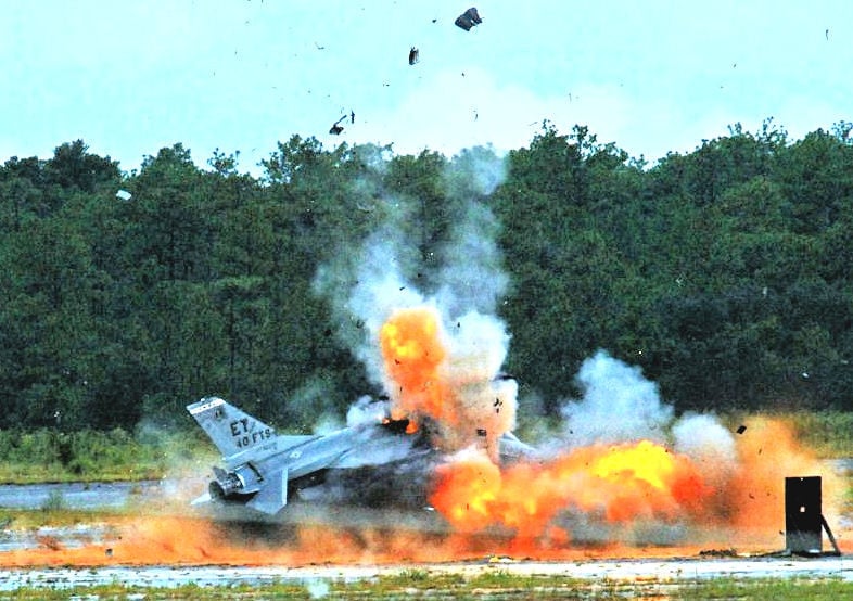 На Украине разгорелся скандал из-за крушения F-16 