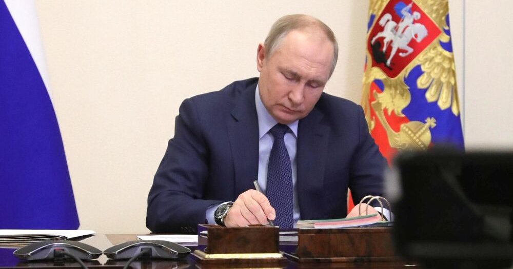 Владимир Путин подписал закон о денонсации соглашения с США по утилизации оружейного плутония.