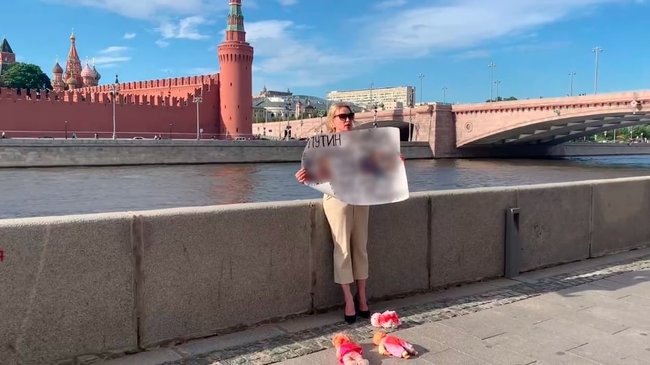 Овсянникова плачет по украинцам, забывая о детях Донбасса