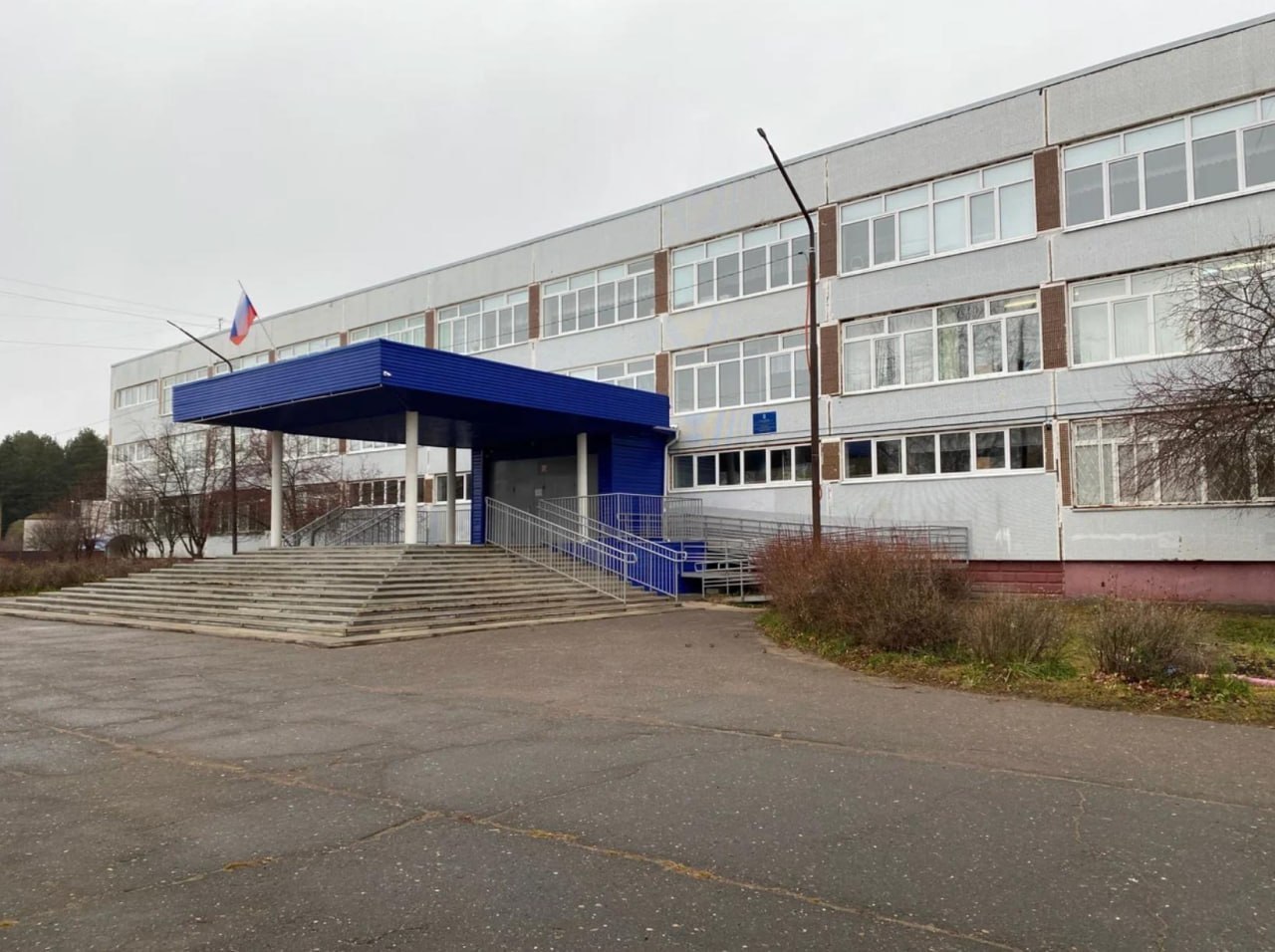 В Пермском крае школьник напал на учителя с ножом