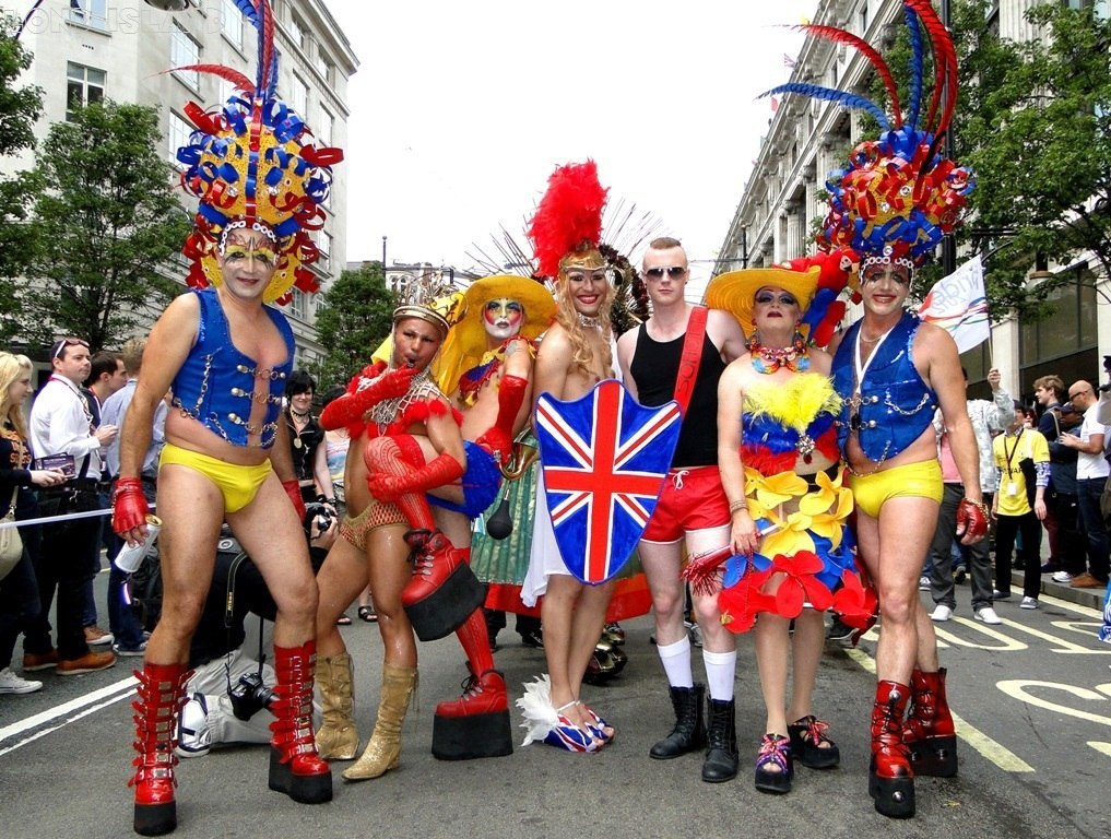 Наркотики, извращения, русофобия – «новая нормальность» британской литературы