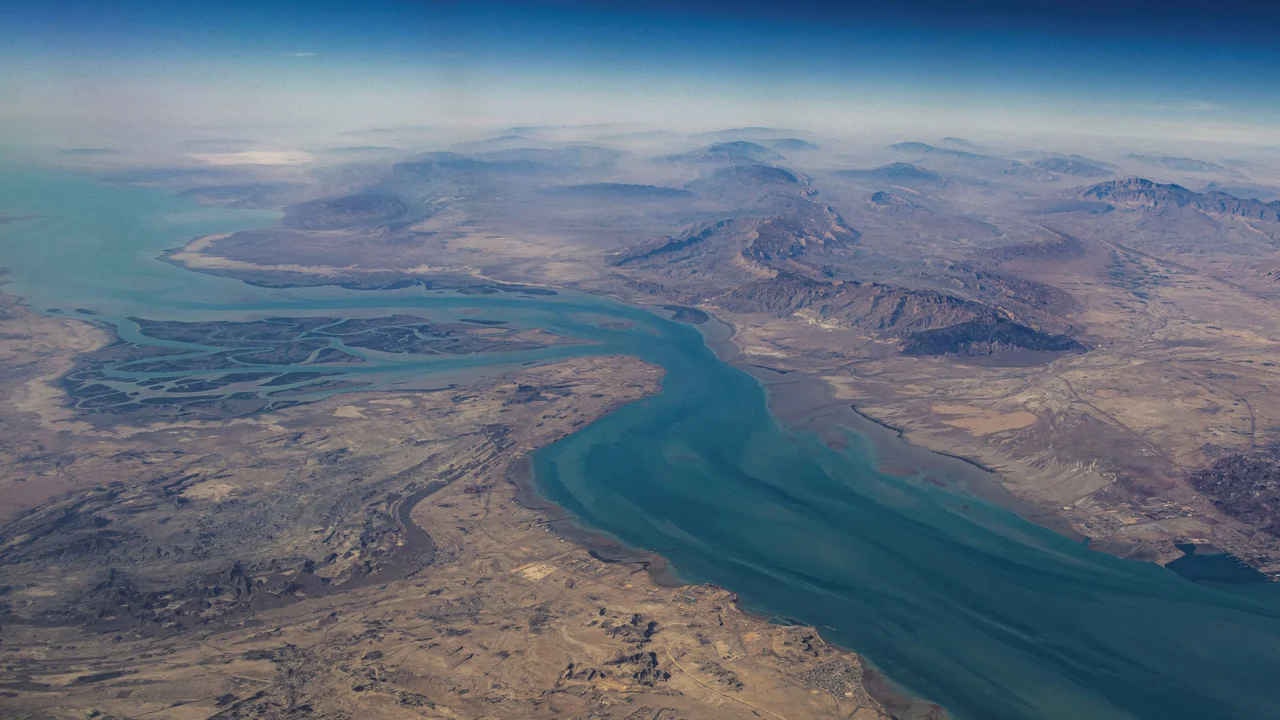 Аракчи: Иран не закрывал Ормузский пролив