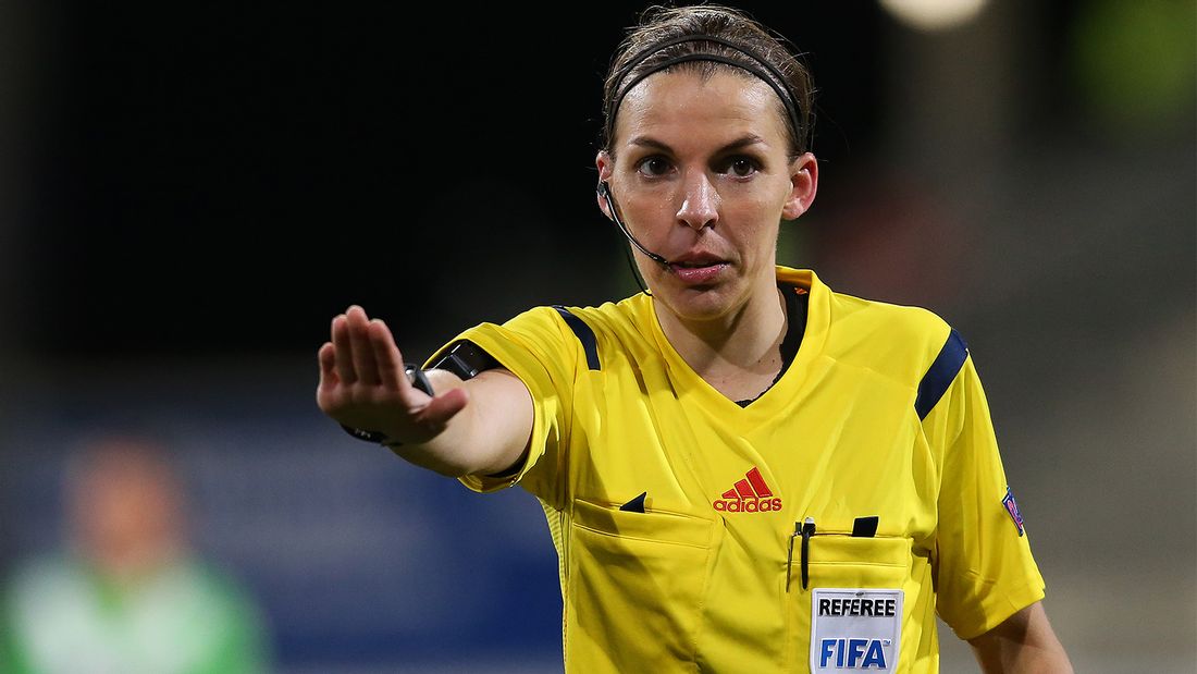 Мадам на газоне. Француженка будет судить матч ЧМ по футболу