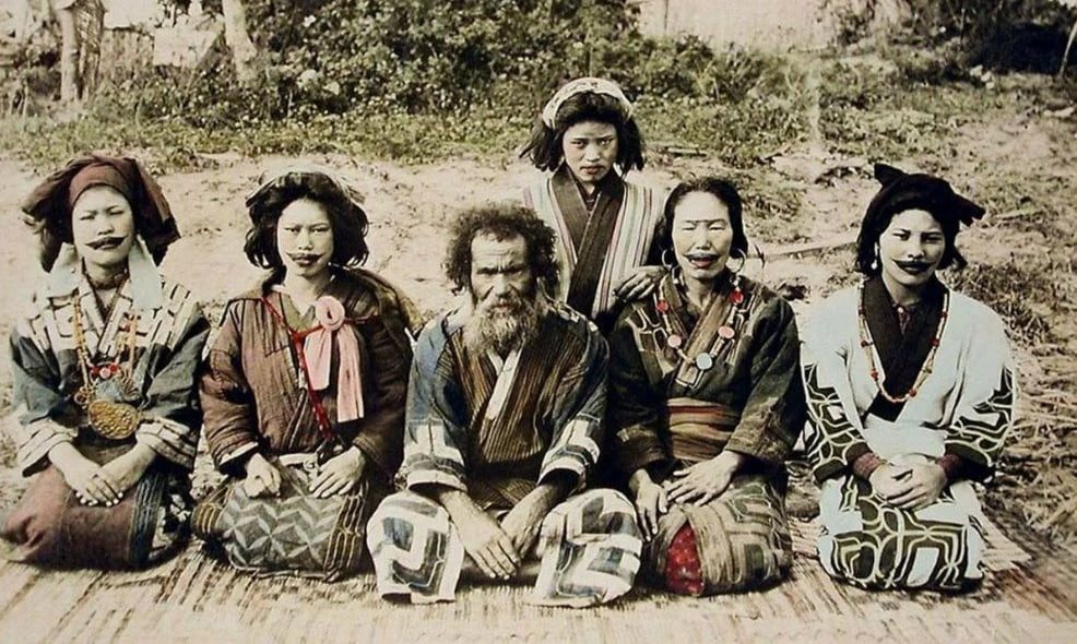 «Сгоняли в резервацию и не лечили»: как японцы истребляли коренной народ айну на Хоккайдо