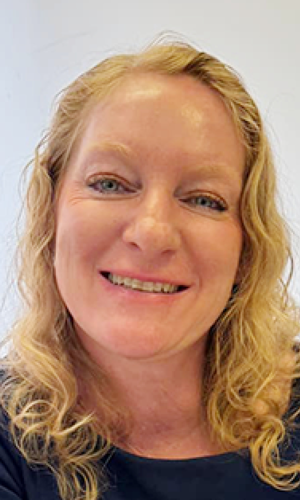 Кимберли Лоу: «Европейцы засунули головы в песок и помешались на русофобии»