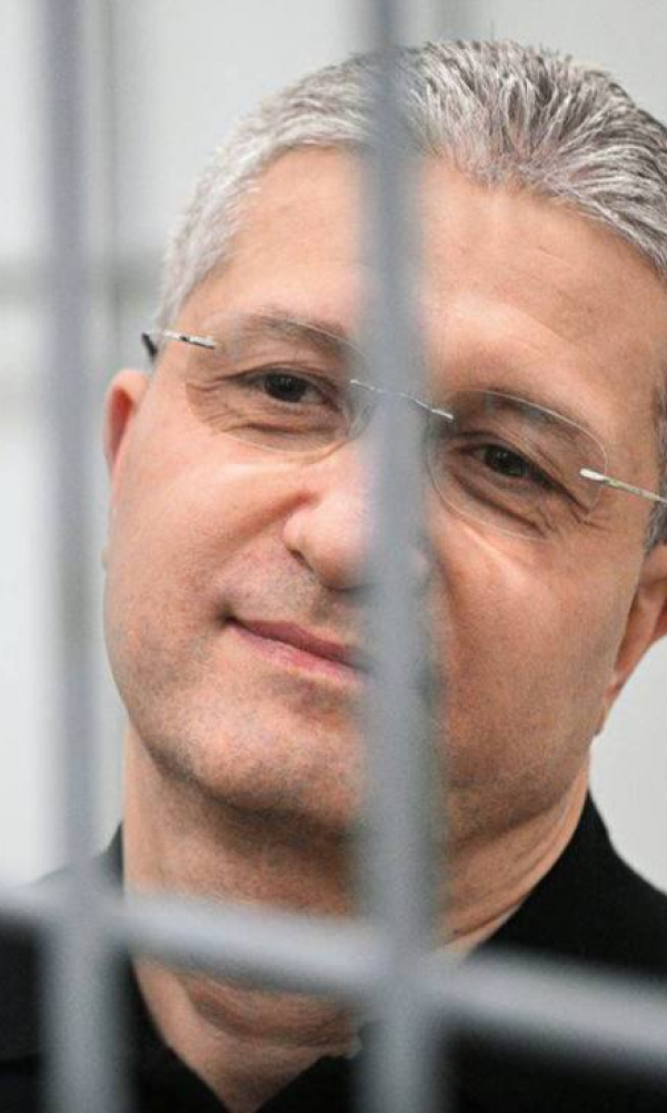 «Сделка с совестью или смертный приговор?»: Тимур Иванов готов сдать 