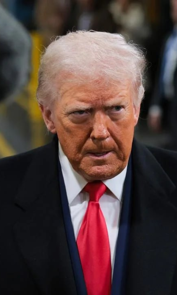 Переговоры провалились: Трамп вводит блокаду Ормузского пролива и готовит новые удары