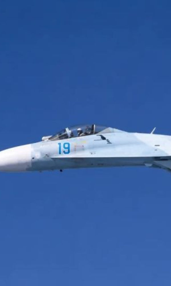 Истребители Путина совершили манёвр «Безумный Иван» над Чёрным морем